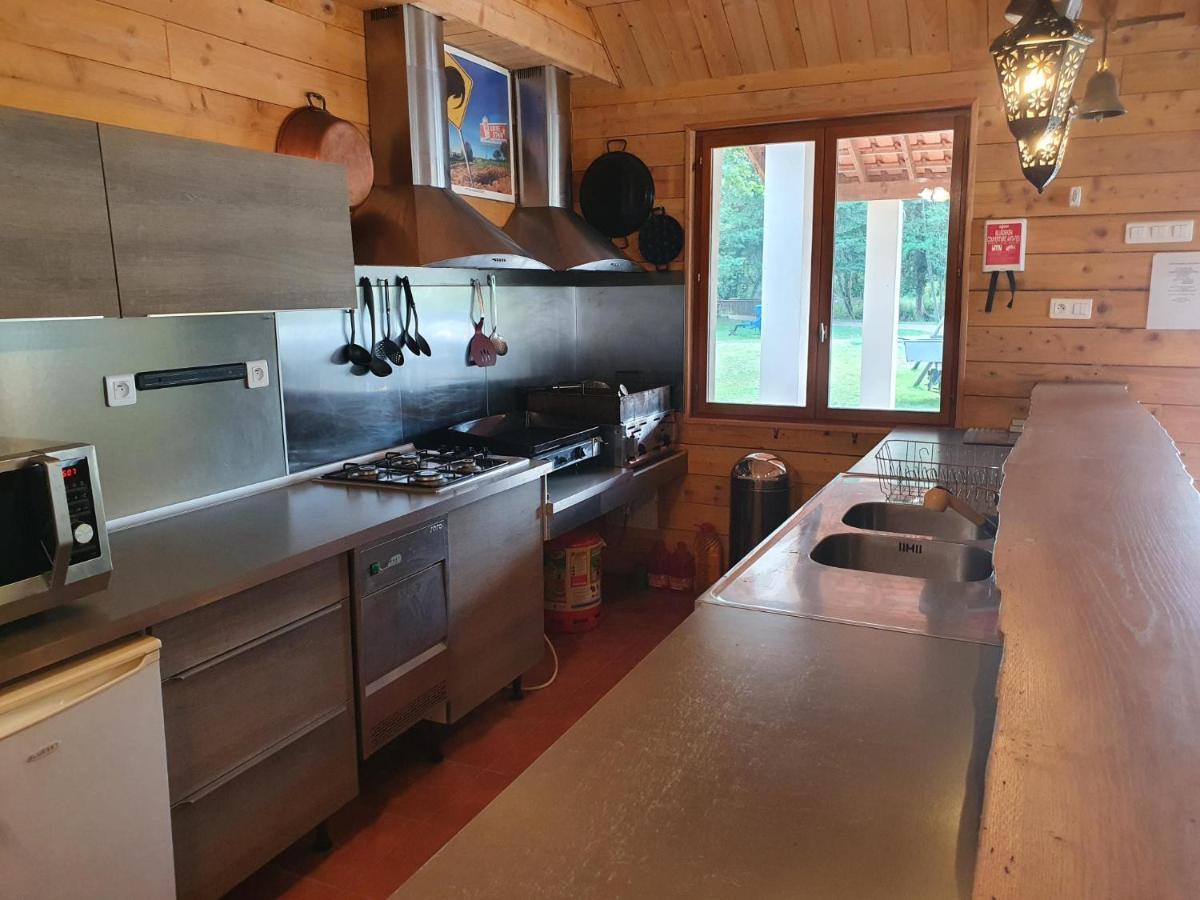 Luxury Safari Tents At Moulin Du Pommier Glamping & Camping Saulgond Exterior foto