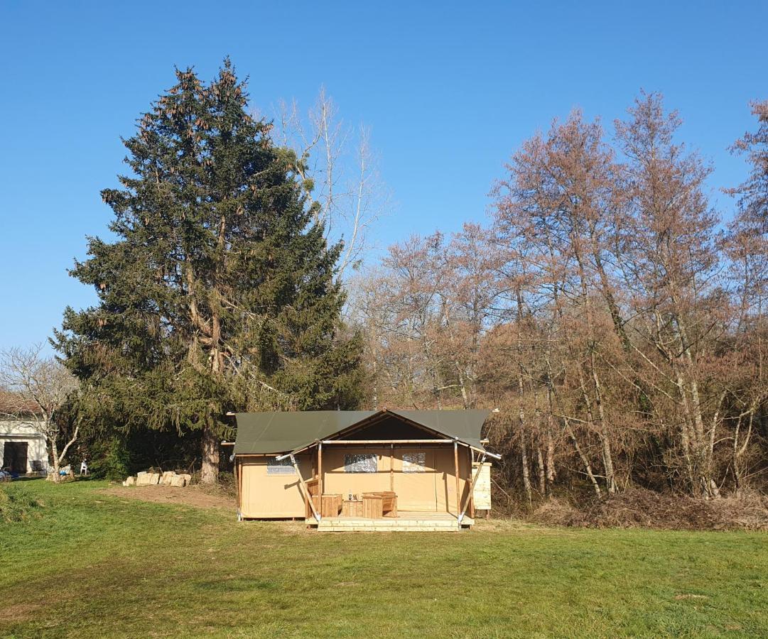 Luxury Safari Tents At Moulin Du Pommier Glamping & Camping Saulgond Exterior foto