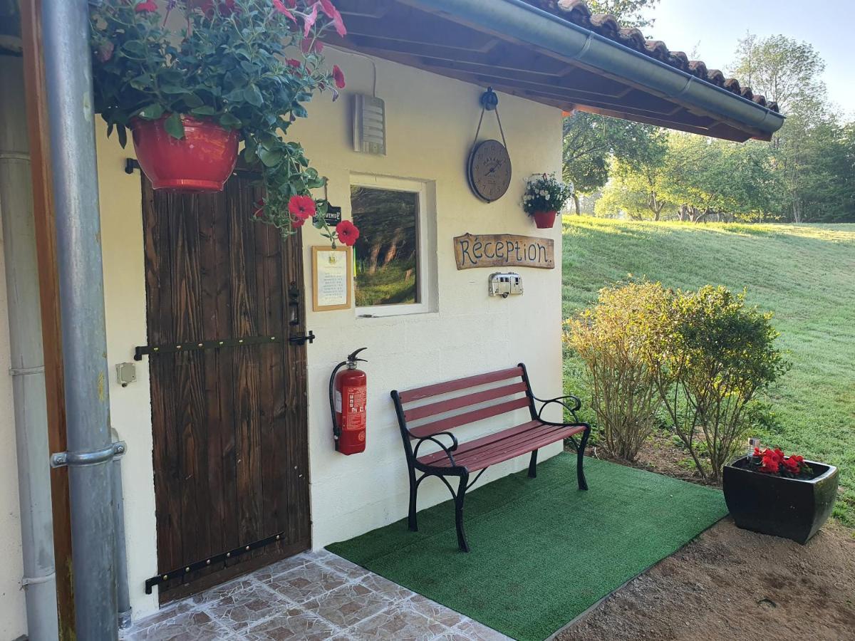 Luxury Safari Tents At Moulin Du Pommier Glamping & Camping Saulgond Exterior foto
