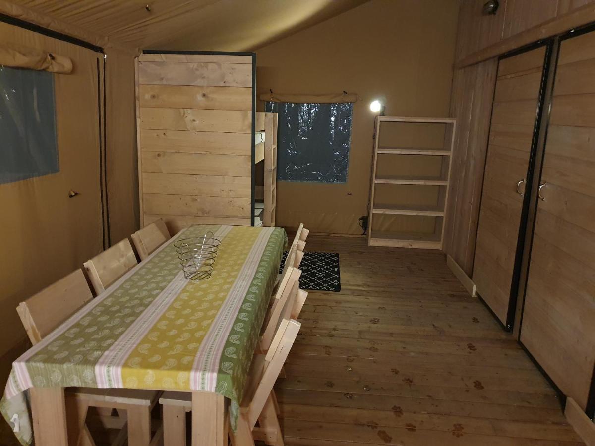 Luxury Safari Tents At Moulin Du Pommier Glamping & Camping Saulgond Exterior foto