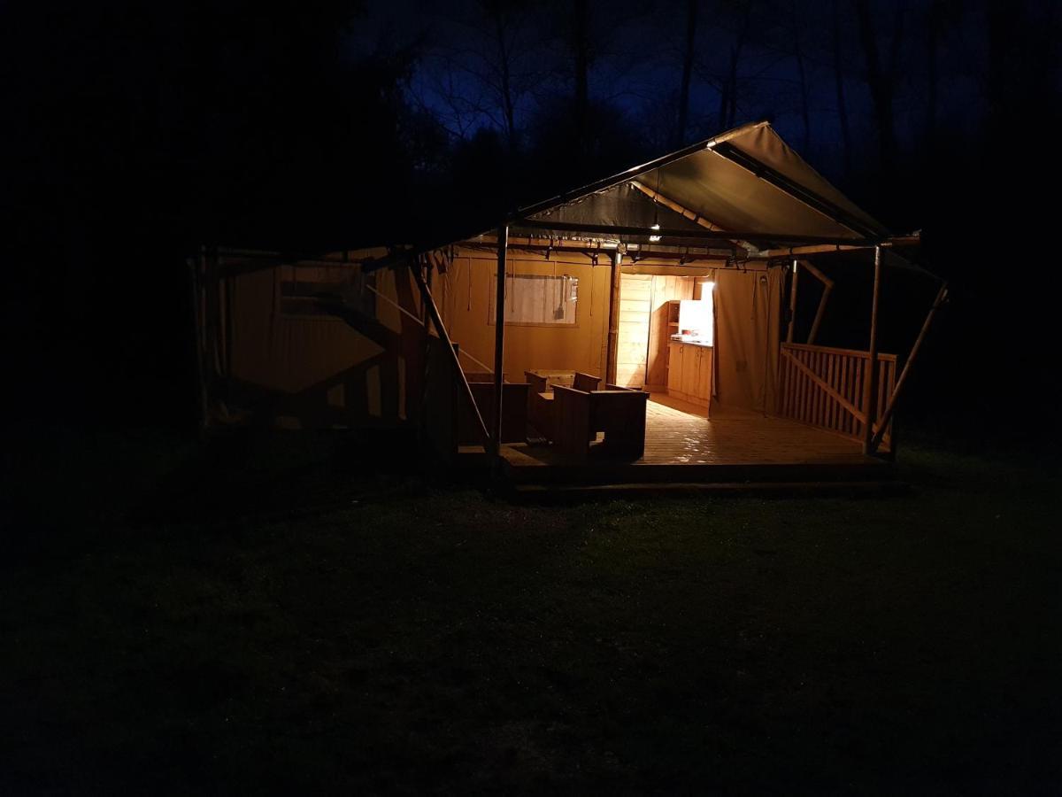 Luxury Safari Tents At Moulin Du Pommier Glamping & Camping Saulgond Exterior foto
