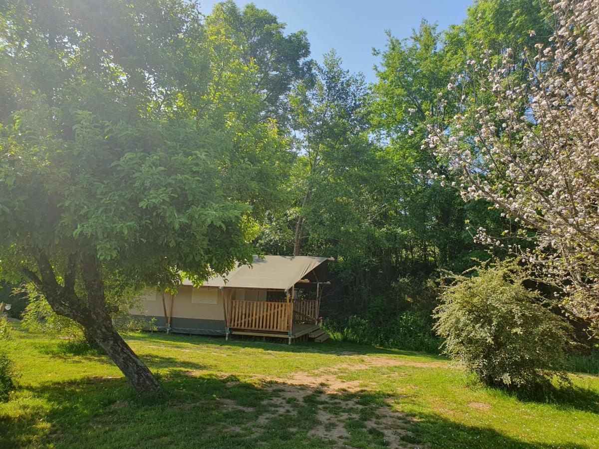 Luxury Safari Tents At Moulin Du Pommier Glamping & Camping Saulgond Exterior foto