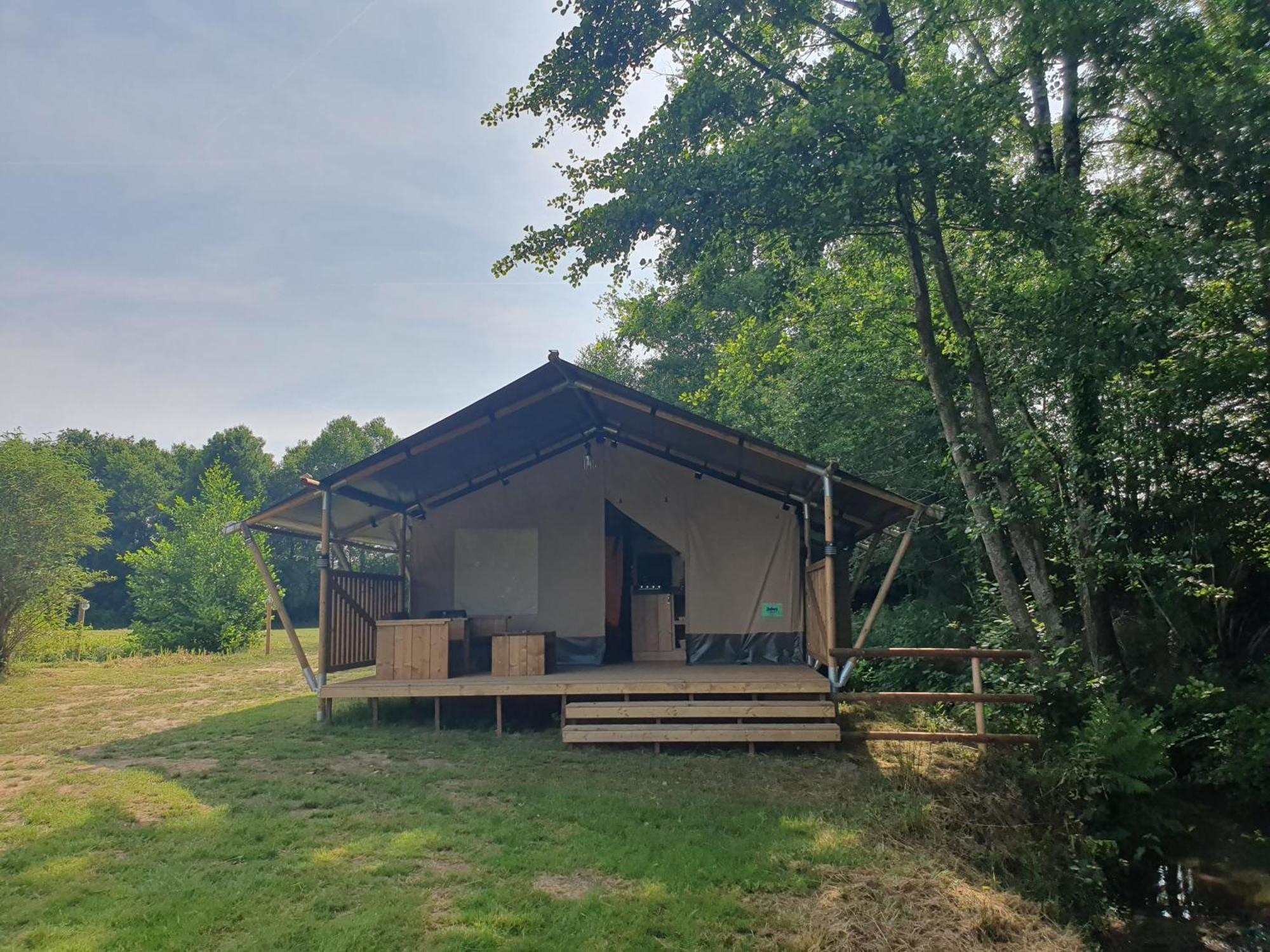 Luxury Safari Tents At Moulin Du Pommier Glamping & Camping Saulgond Exterior foto